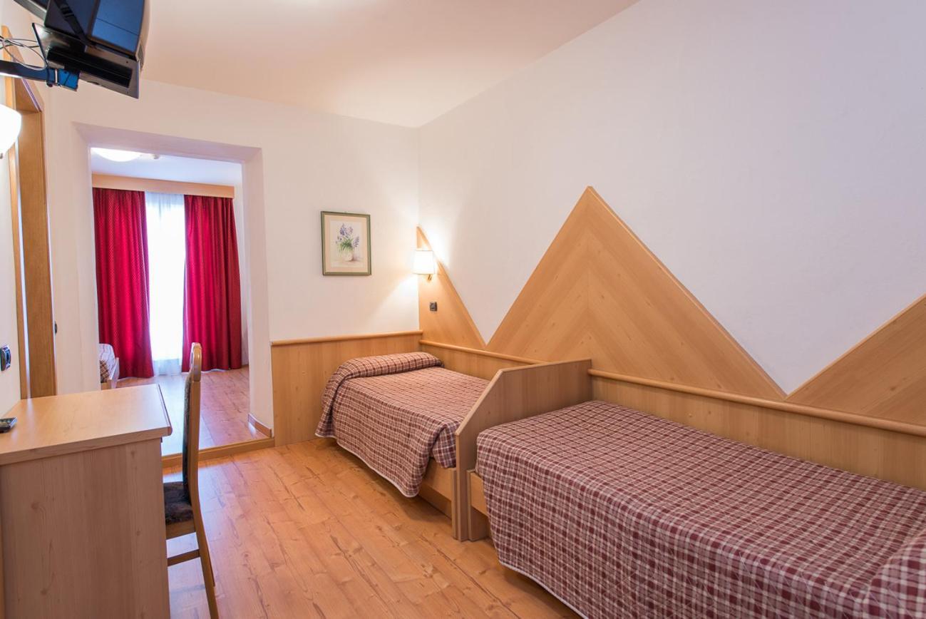 Hotel Italia Castello–Molina di Fiemme Kültér fotó